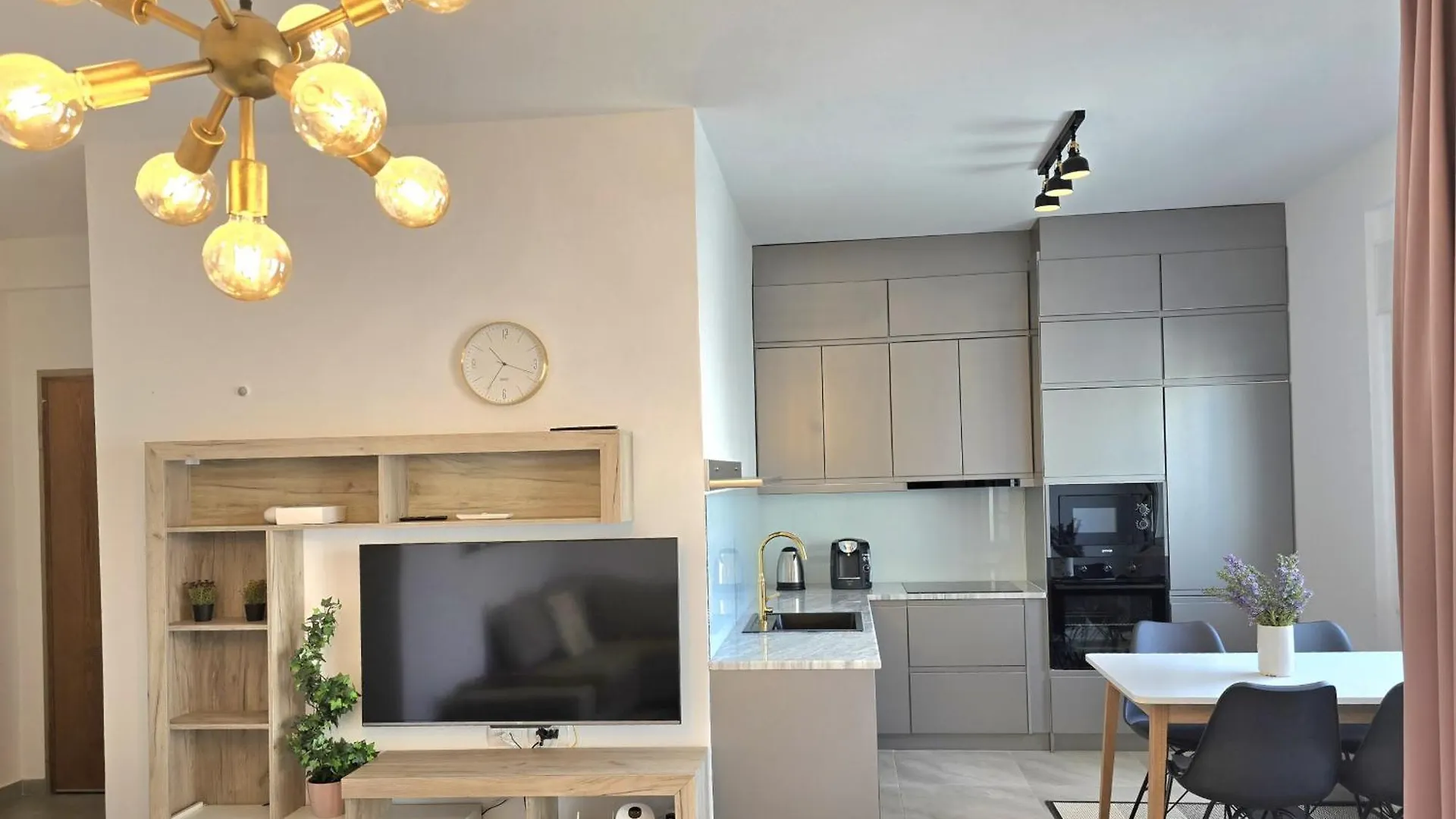 Sunny Beach Apartments 144 Plazhi San Pietro 0*,  Albanien